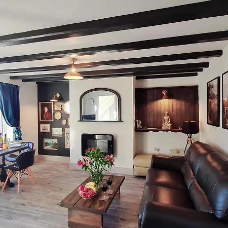 Bensons Gem - Cyanacottages *