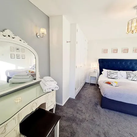 Holiday home Bensons Gem - Cyanacottages