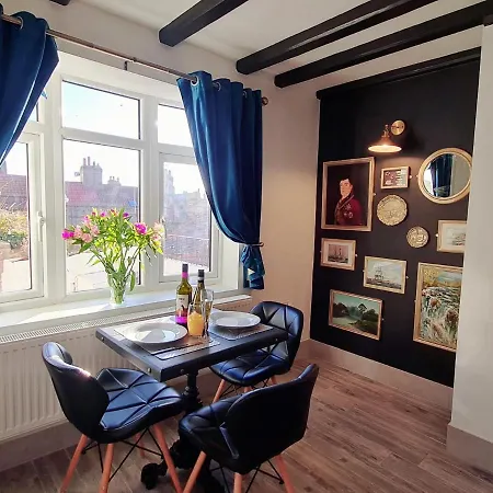 Bensons Gem - Cyanacottages Holiday home