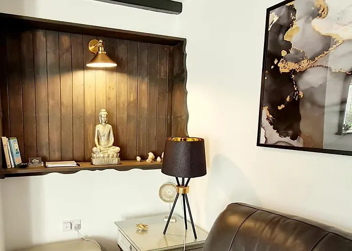 Bensons Gem - Cyanacottages *