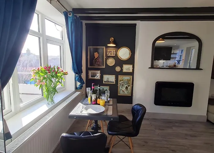 Holiday home Bensons Gem - Cyanacottages Whitby