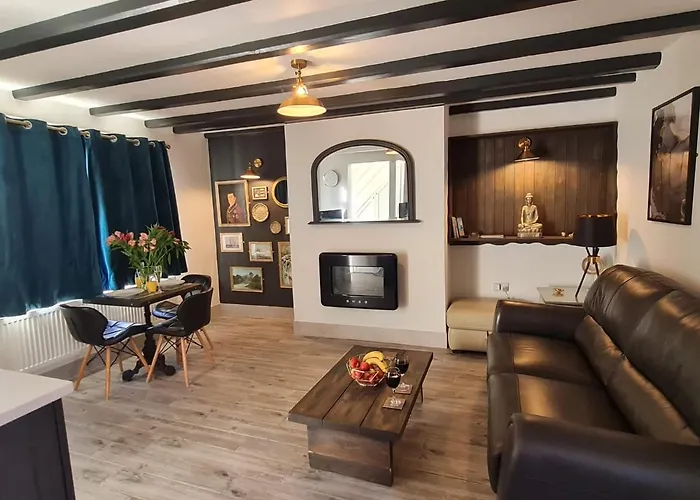 Bensons Gem - Cyanacottages *