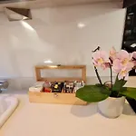 Bensons Gem - Cyanacottages 휫비