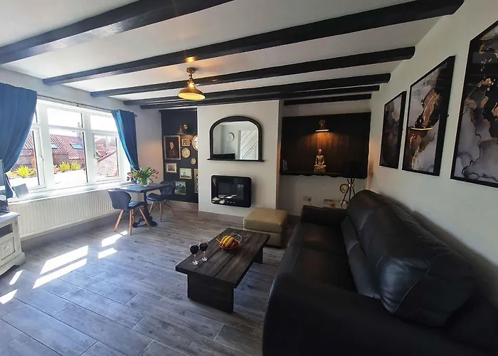 Bensons Gem - Cyanacottages *