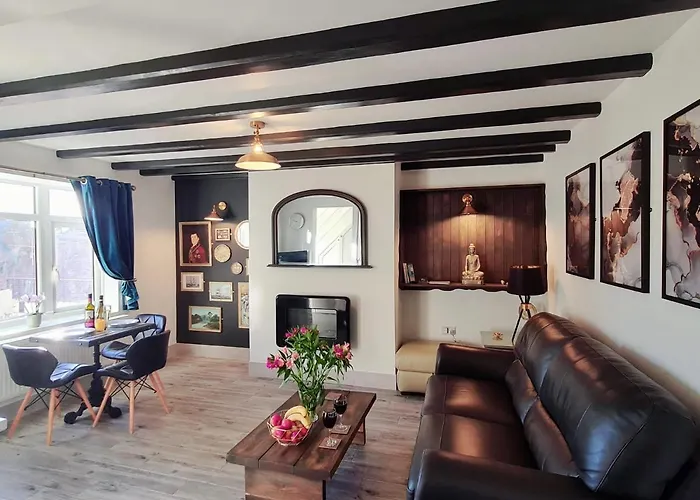 Bensons Gem - Cyanacottages *